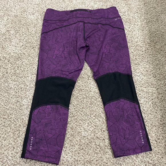 Nike Capri leggings - Picture 2 of 5